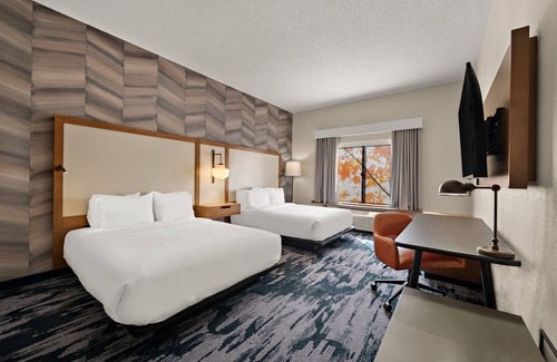 Greenbrier East Hotel | Fairfield Inn and Suites By Marriott Chesapeake