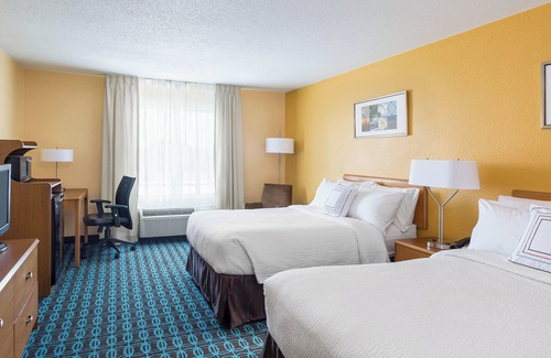Valparaiso Hotel | Fairfield Inn and Suites by Marriott Valparaiso
