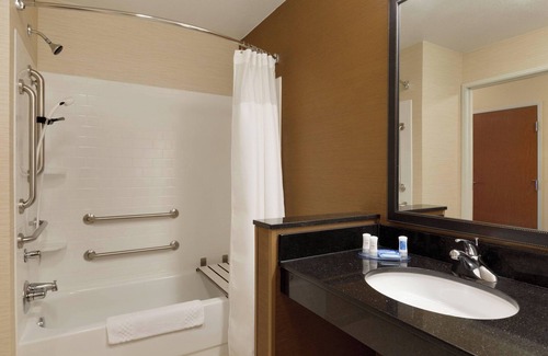 Bismarck Hotel | Fairfield Inn & Suites Bismarck North