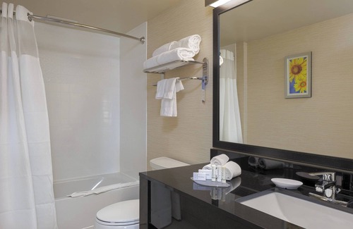Cannifton Hotel | Fairfield Inn & Suites by Marriott Belleville
