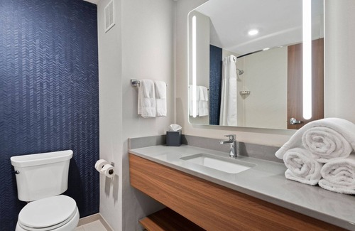 Hickory Hotel | Fairfield Inn & Suites by Marriott Hickory