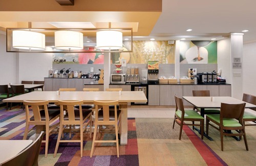 North Loop Hotel | Fairfield Inn & Suites by Marriott Austin-University Area