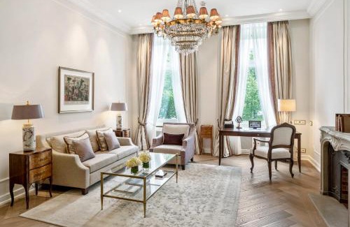 Neustadt Hotel | Fairmont Hotel Vier Jahreszeiten