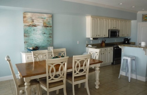 Ono Island House | Fall into Savings — Your Beach Escape Awaits! Beach House & Pool: Sleeps 11.