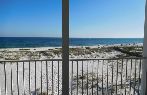 Ono Island House | Fall into Savings — Your Beach Escape Awaits! Beach House & Pool: Sleeps 11.