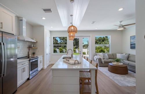 Palmetto House | FALL SPECIALS - Lux Home, Heated Pool, Fire Pit