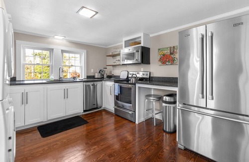 West Falmouth House | Falmouth Spacious Family Home with fireplace