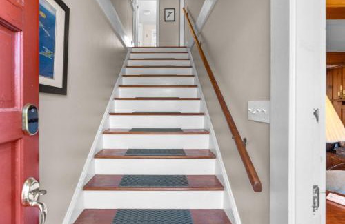 West Falmouth House | Falmouth Spacious Family Home with fireplace
