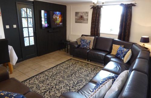 Saintbury House | Falstaff Cottage, NEW HOT TUB, Sleeps up to 5, Stratford upon Avon