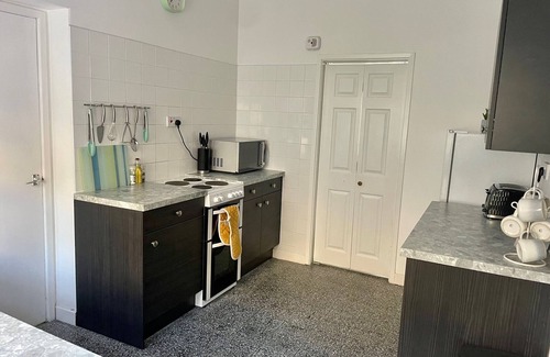 Llansteffan House | Family & dog friendly seaside flat Llansteffan Carmarthen West Wales sleeps 5