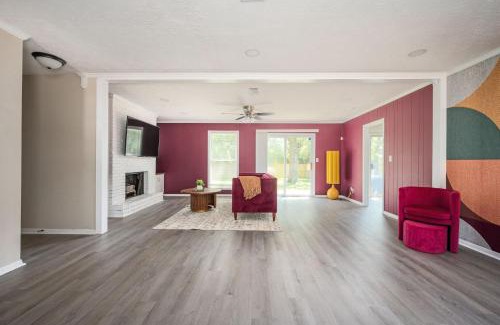 Stone Mountain House | Family & Dog Friendly 4BD-3BA in Stone Mountain