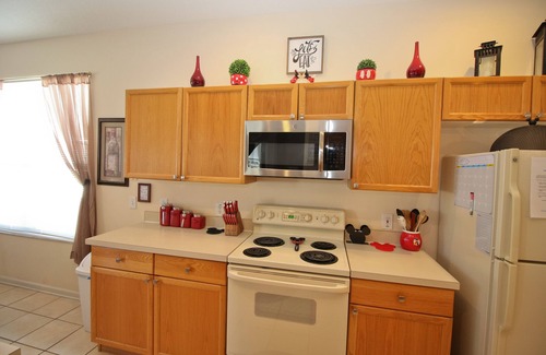 Windsor Palms House | Family friendly, 10 mins to Disney, WIFI, Resort style amenities, Backyard pool