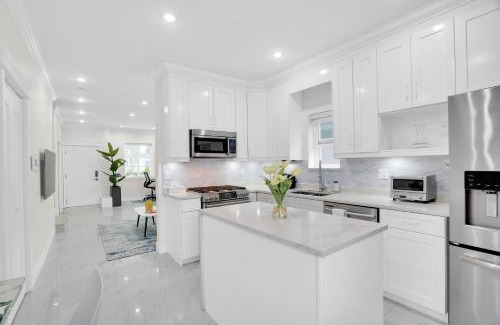 East Side House | Family-Friendly, 3 Bed House - Private Backyard-Central Location
