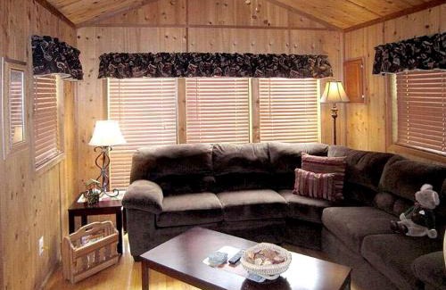 Inverness House | Family-Friendly Cabin Ideal to Create New Memories in Inverness, Florida