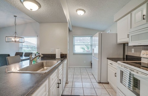 Caloosahatchee Cottage | Family-friendly Cape Coral Home w/Private Pool!