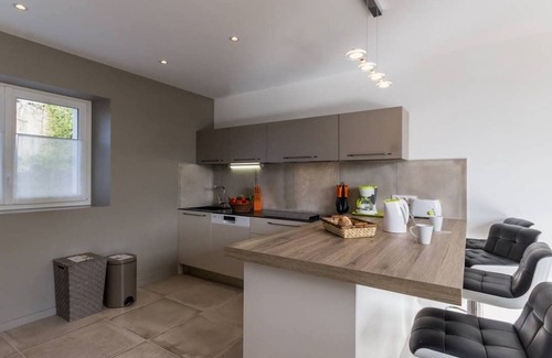 Pornic Cottage | Family-Friendly Farmhouse: 4 km to Beach, 2 km to Shops, Garden, WiFi, Baby Gear