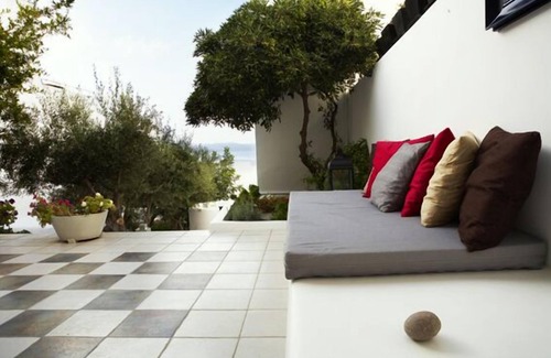 Adamas House | family friendly holiday home fully equipped a home away from home on Milos