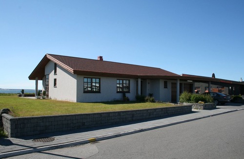 Vogar House | Family friendly Ocean Front Villa. Beds for 9 per. Crib/baby carriage/high chair