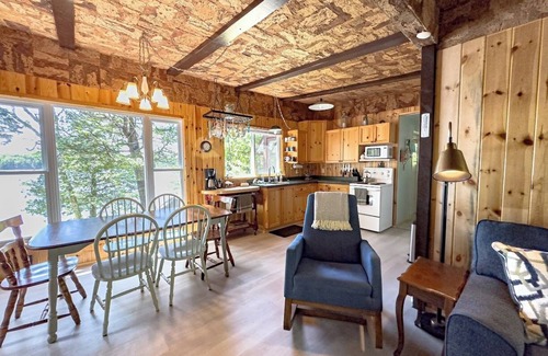 Minden Hills Cottage | Family friendly retro cottage with huge waterfront
