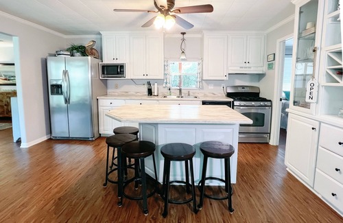 Seguin House | Family Friendly Riverfront Home on Guadalupe. Large yard, kayaks, near downtown