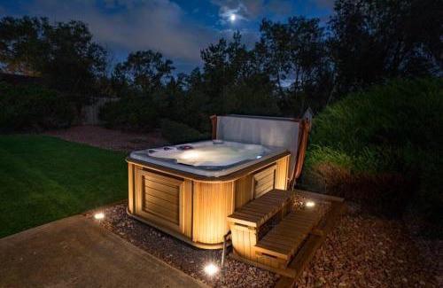 Village Seven House | Family friendly home with hot tub, fire pit, BBQ