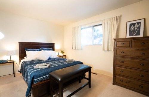 Village Seven House | Family friendly home with hot tub, fire pit, BBQ