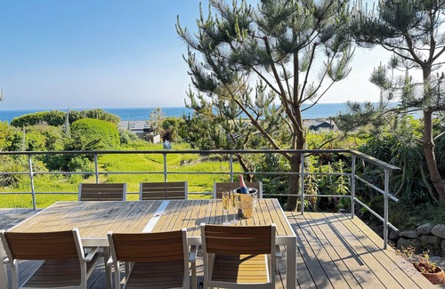 Praa Sands House | Family Home by The Sea