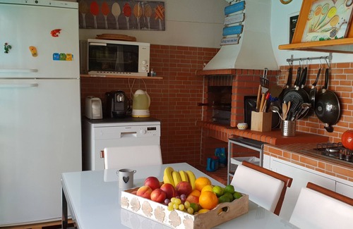 Sao Bernardino Villa | Family house with pool by the beach