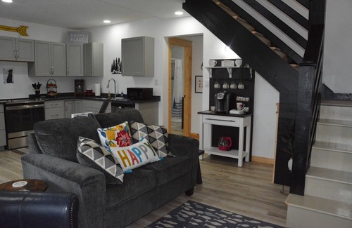 Henderson Cabin | Family/Pet Friendly, Peaceful Cabin, Lakeview, Deck with Norfork Lake viewsnn n