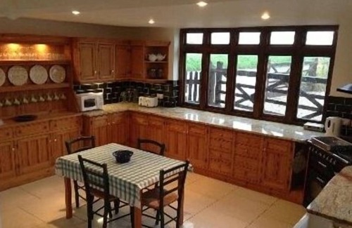 Westmarsh Other | Family Retreat in Kent. All-year pool. Sleeps 12 + 2. 6 bedrooms, 4 bathrooms.