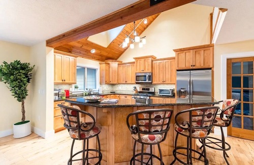 Pocono Pines Cabin | Family Vacation with Decorated Modern Comfort