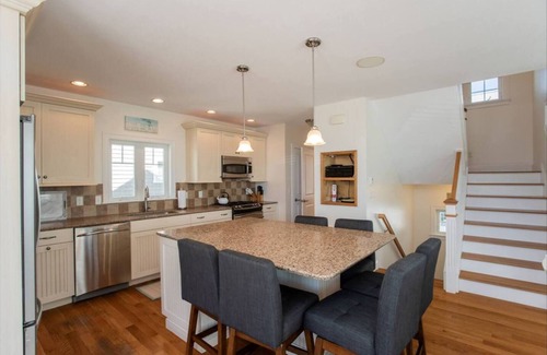 Wells Beach House | Fantastic Beach House! 4 bedroom across the Ocean.