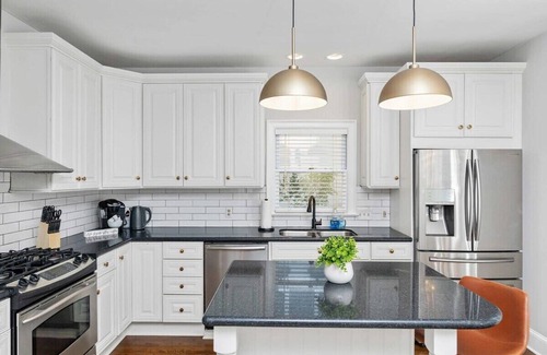 Dilworth House | Fantastic Home * 6 Bedrooms * Awesome Location