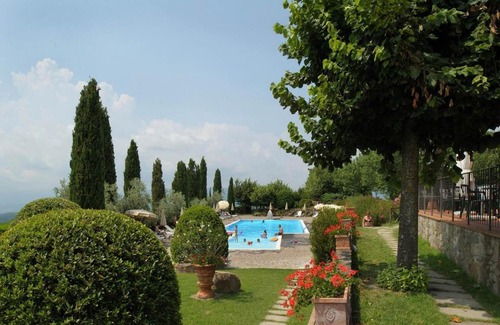San Donato in Fronzano Apartment | Fattoria degli Usignoli Quercia