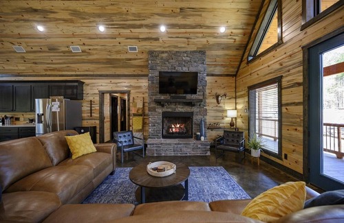 Broken Bow Cabin | Favorite Private Pool Oasis/HEATED POOL option* - Hot Tub, Adventure Zone