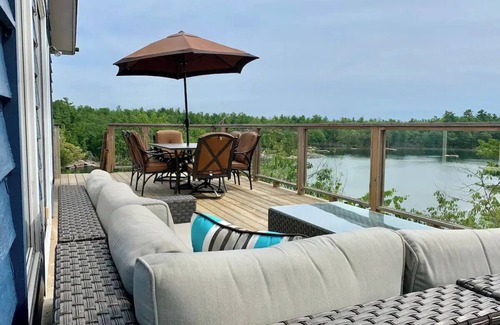 The Archipelago Cottage | Feathery Pines cottage with sauna and sunset views