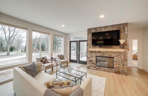 Fennville House | Fennville Vacation Rental Seasonal Heated Pool!