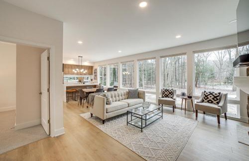 Fennville House | Fennville Vacation Rental Seasonal Heated Pool!