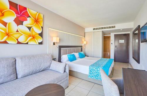 Sant Jordi de Ses Salines Hotel | FERGUS Style Bahamas