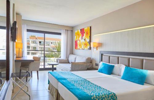 Sant Jordi de Ses Salines Hotel | FERGUS Style Bahamas