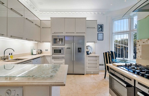 Frognal and Fitzjohns House | Finest Retreats | Hampstead Village House