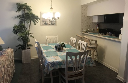 Garden City Condo | FIRST FLOOR CONDO WITH POOL & JACUZZI