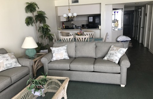 Garden City Condo | FIRST FLOOR CONDO WITH POOL & JACUZZI