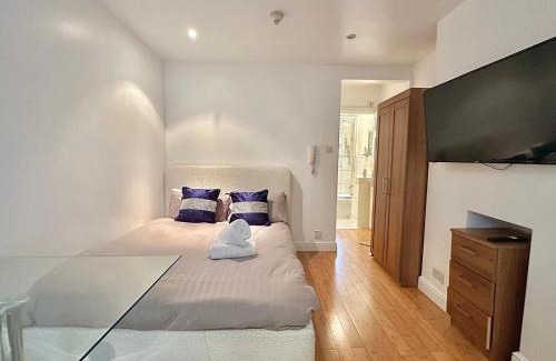 Acton Apartment | First floor flat