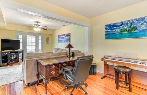 Palmetto Apartment | Fish, Relax and Repeat Palmetto Unit with Patio!