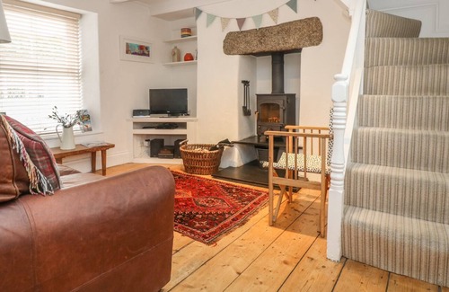 Porthleven Cottage | FISHERMAN'S COTTAGE, pet friendly, with open fire in Porthleven