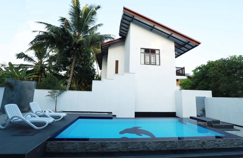 Habaraduwa Villa | FIVE BEDROOM DELUXE VILLA WITH PRIVATE SWIMMING POOL