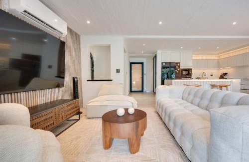 Playa Flamingo House | Flamingo Marina Private Beachfront Escape