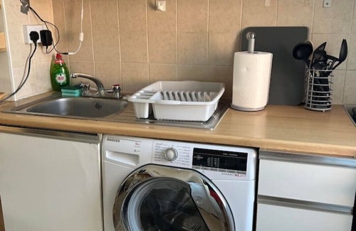 Abingdon Apartment | Flat 1,1 bedroom flat sleeps 4 in Abingdon Oxfordshire