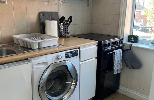 Abingdon Apartment | Flat 1,1 bedroom flat sleeps 4 in Abingdon Oxfordshire